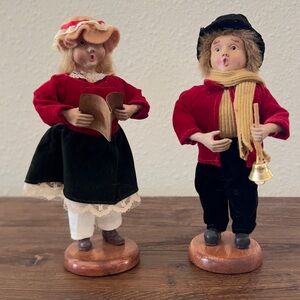 Charming Caroler Figurines in Red and Black